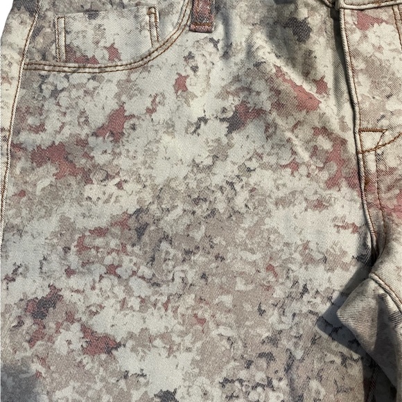 American Rag Splatter Dyed Capri Jeans - Picture 4 of 8
